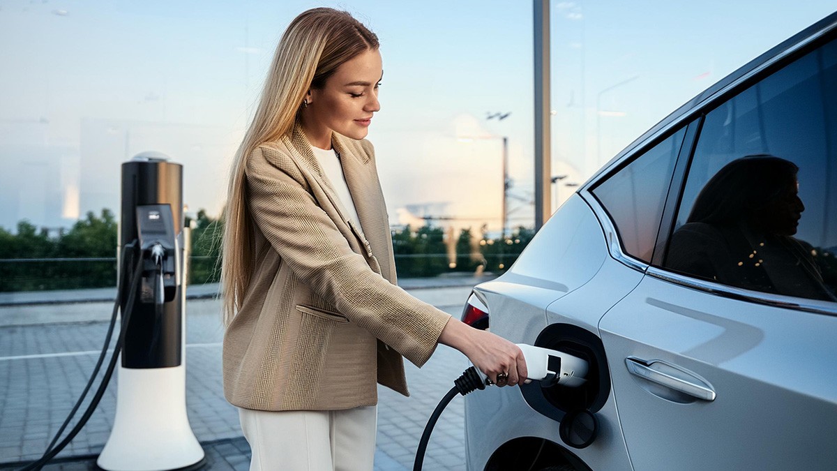 Plug-in hybrid χωρίς φόρτιση; Καίει περισσότερο και ρυπαίνει πιο πολύ