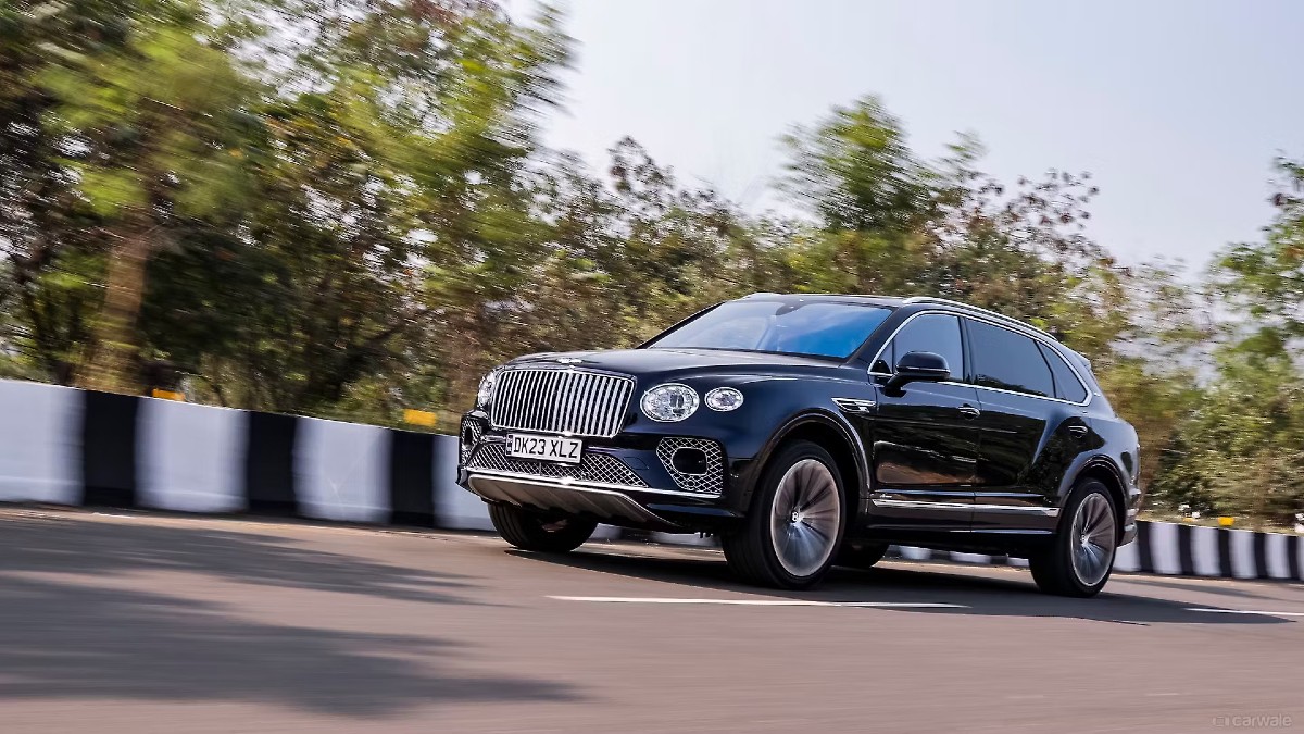 Κάτω από το νέο SUV της Bentley θα κρύβεται μια Porsche Cayenne