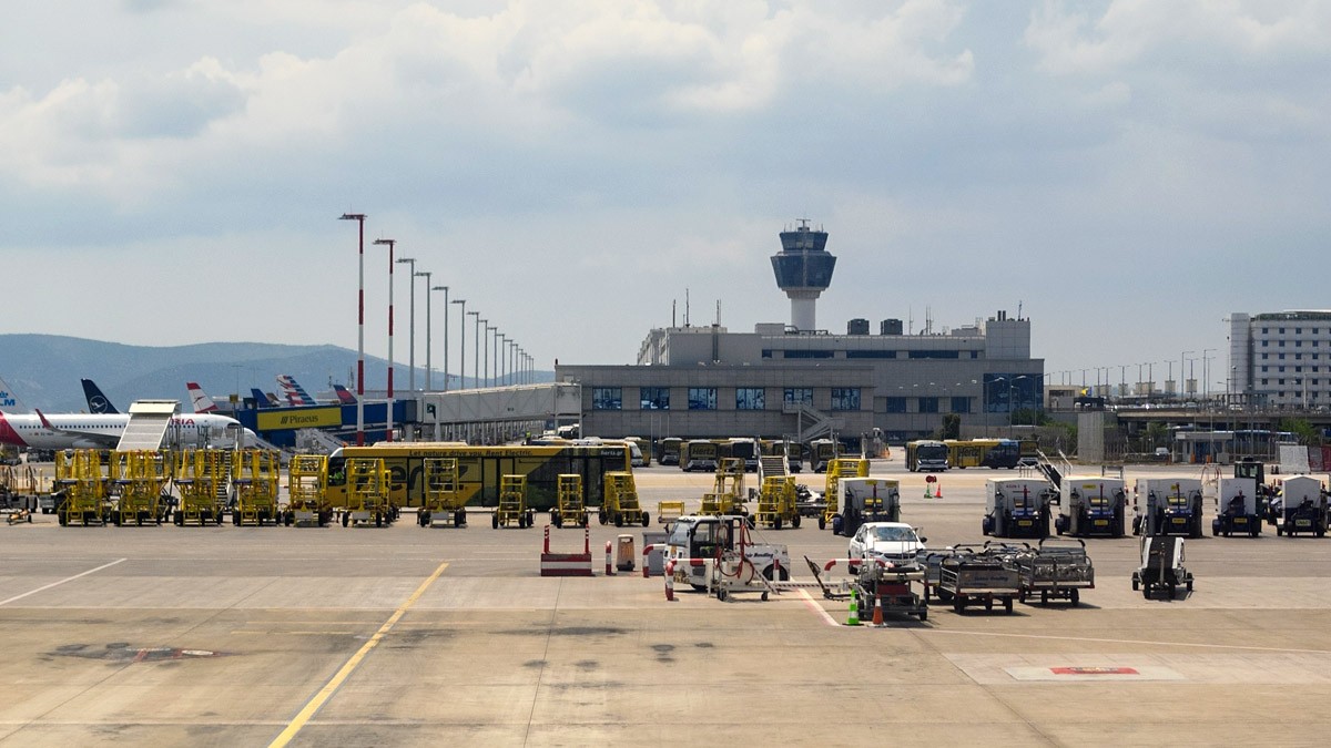 «Πάγωσε» το ελληνικό FIR – Σοβαρές καθυστερήσεις και εκτροπές πτήσεων