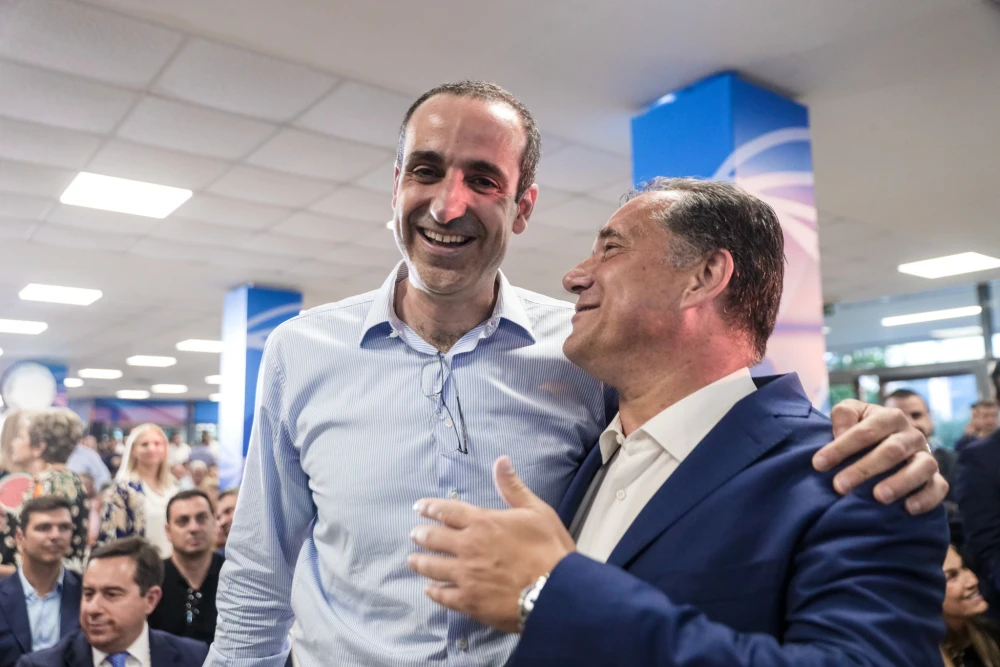 #Έχιδνα 197: Οι κουραμπιέδες του Άδωνη και ο ψηλός