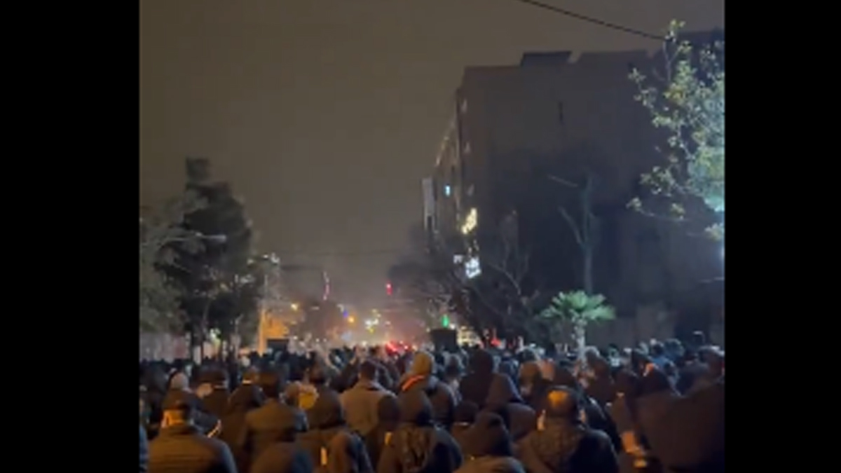 Στάση αναμονής από τον Τραμπ για χτύπημα στο Ιράν
