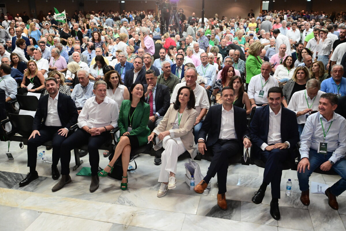 ΠΑΣΟΚ / Παρατεταμένη εσωστρέφεια, συγκρούσεις για συνεργασίες και δημοσκοπική στασιμότητα