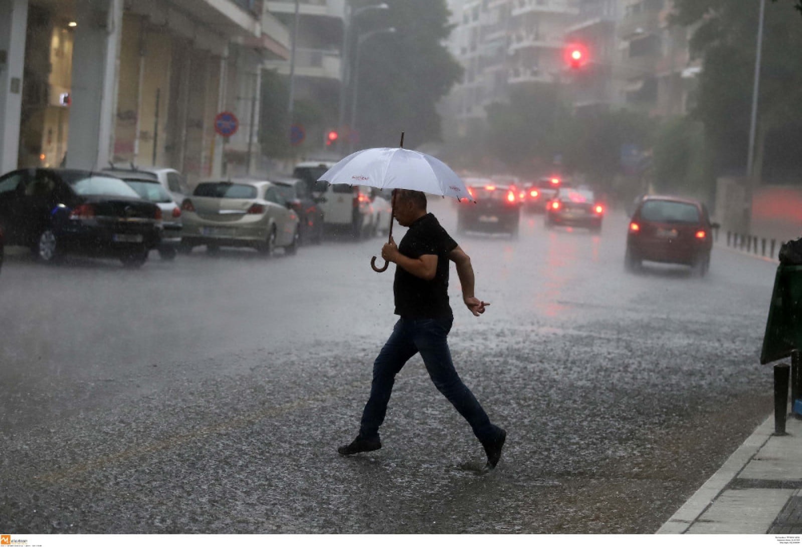 Καιρός: Μετά τον πολυήμερο καύσωνα έρχονται… μπόρες, κεραυνοί και ισχυροί άνεμοι