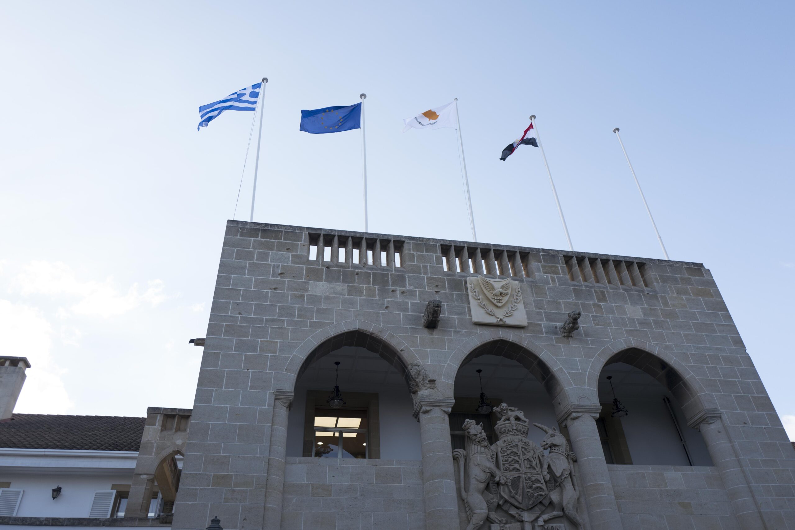 Γιατί το video – διαφθοράς στο Προεδρικό Μέγαρο της Κύπρου δεν είναι ΑΙ – Τα 10 σημεία γνησιότητας