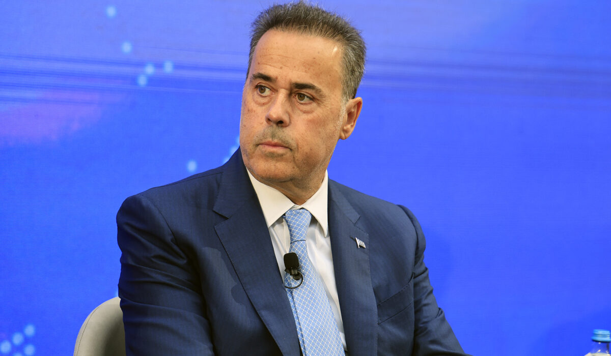Στ. Παπασταύρου: Αναστολή οικοδομικών εργασιών για το ξενοδοχείο στη Μήλο μέχρι να αποφανθεί το ΣτΕ