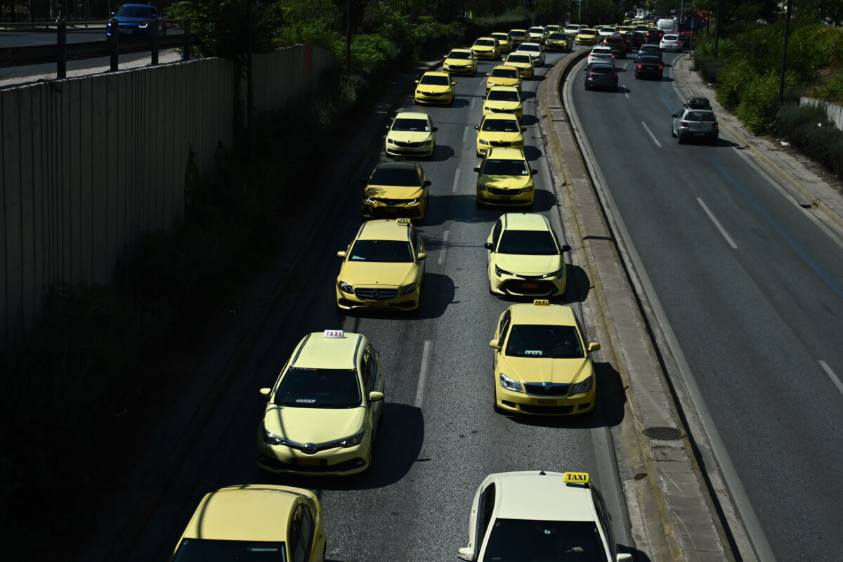 Ταξί / Συνεχίζουν και σήμερα την απεργία – Πορεία προς τη Βουλή