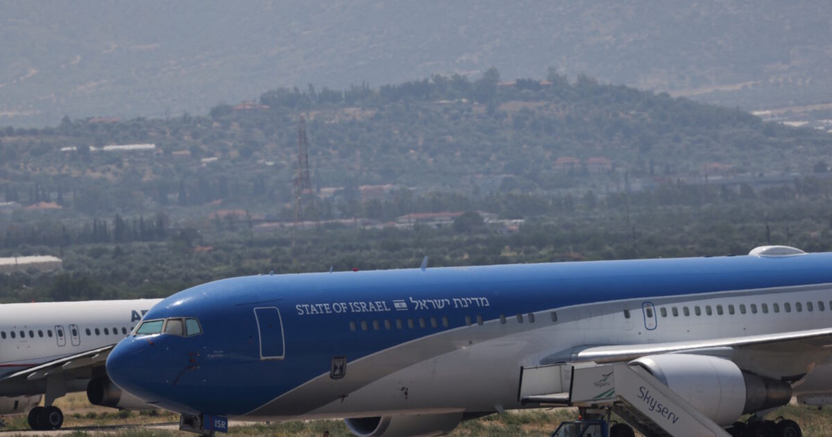 Σημάδια στρατιωτικής επίθεσης Τραμπ στο Ιράν: Το περίεργο δρομομολόγιο του αεροσκάφους Νετανιάχου στην Κρήτη και η εκκένωση βάσεων