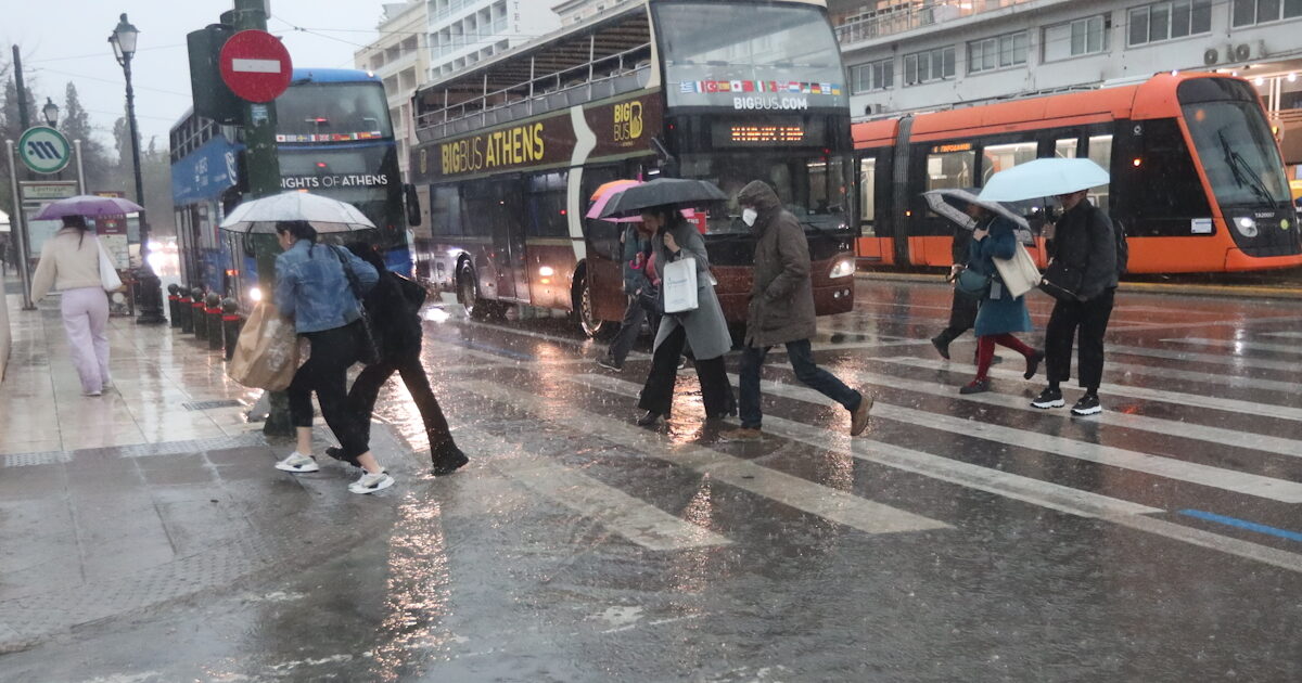 Κακοκαιρία Kristin: Βροχές, χαλάζι και ισχυροί άνεμοι σε όλη τη χώρα – Πότε «θα χτυπήσουν» την Αττική τα φαινόμενα