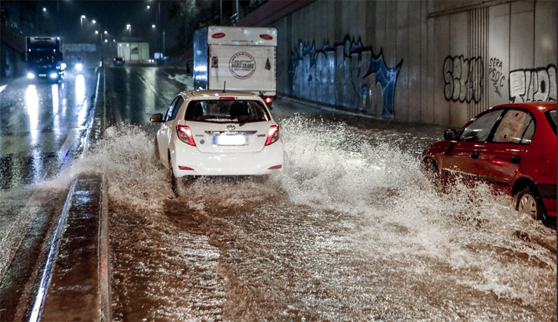 Ποτάμια οι δρόμοι στην Αττική