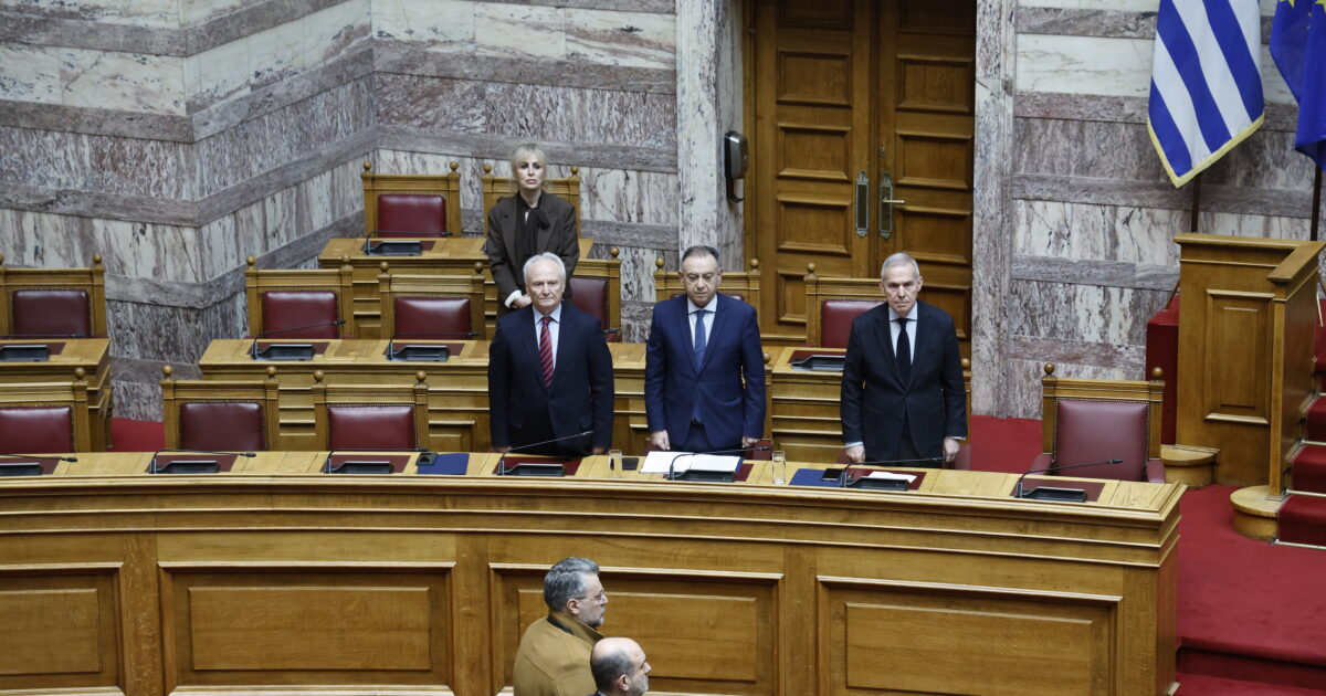 Η Βουλή τίμησε τους ήρωες των Ιμίων: «Ο Τάκης καμαρώνει από ψηλά» – Να ανοίξει ο φάκελος ζητά η Ζωή Κωνσταντοπούλου