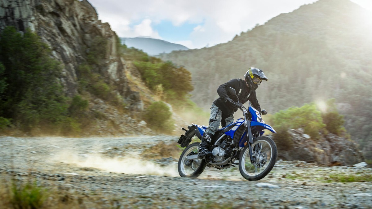 Αυτό το enduro οδηγείται με δίπλωμα αυτοκινήτου