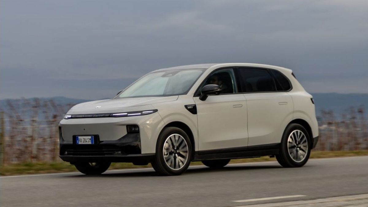 Διαθέσιμο το plug-in υβριδικό Leapmotor B10 στην Ελλάδα (+τιμές)
