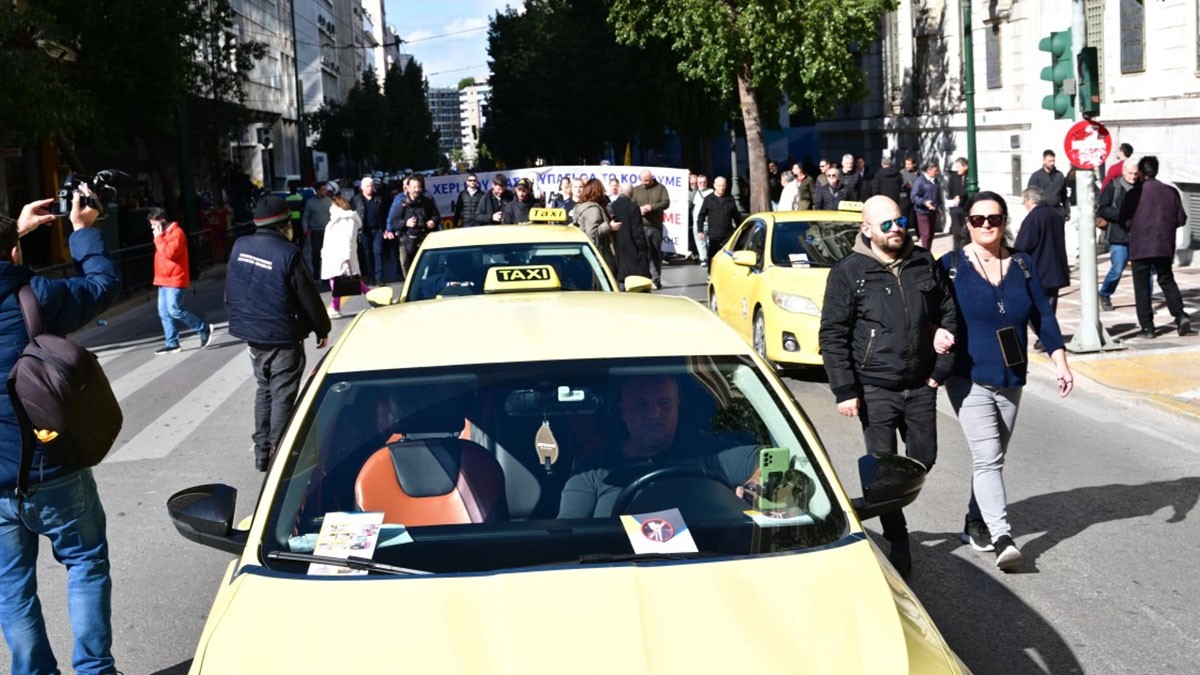 Τραβούν ξανά χειρόφρενο οι οδηγοί ταξί