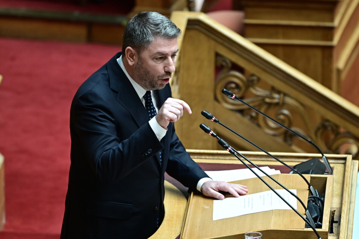 Ανδρουλάκης σε Μητσοτάκη για υποκλοπές / «Δεν σας ανήκει το κράτος, θα λογοδοτήσετε» – Σιωπή από τον πρωθυπουργό