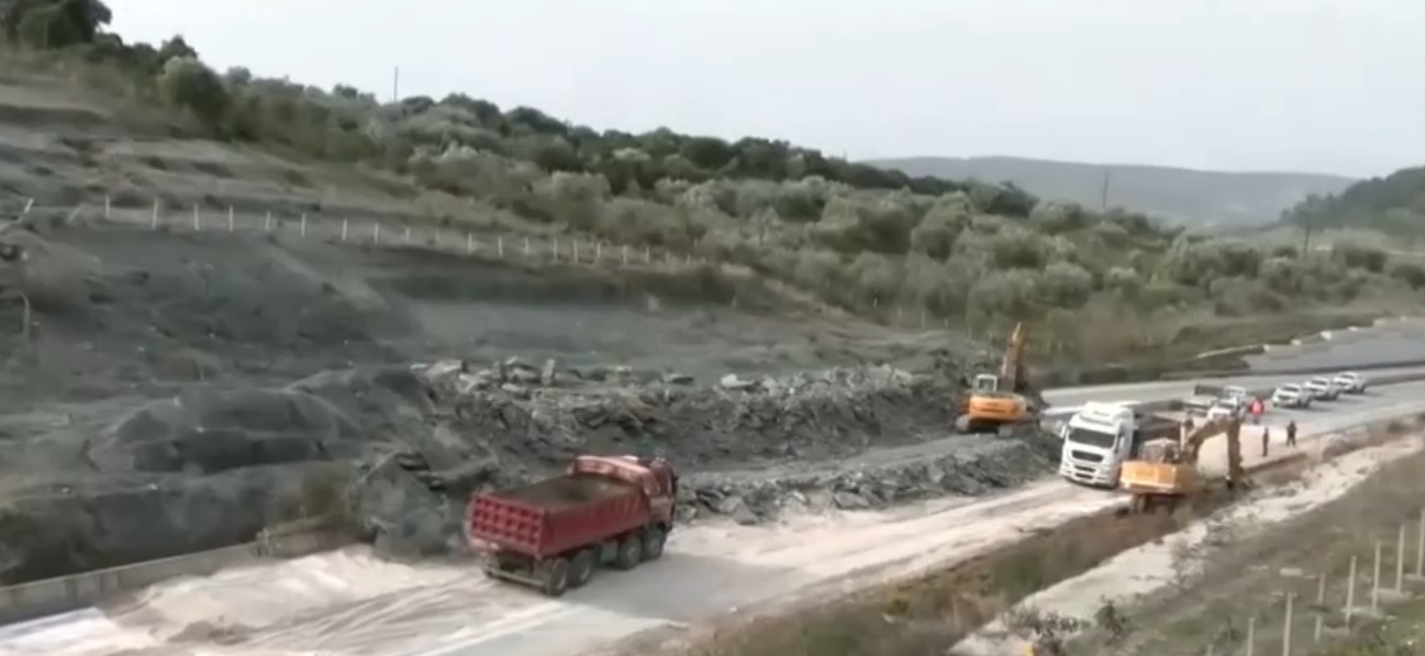 Τρεις μήνες κλειστή η Ιόνια Οδός προς Αντίρριο στο ύψος της κατολίσθησης