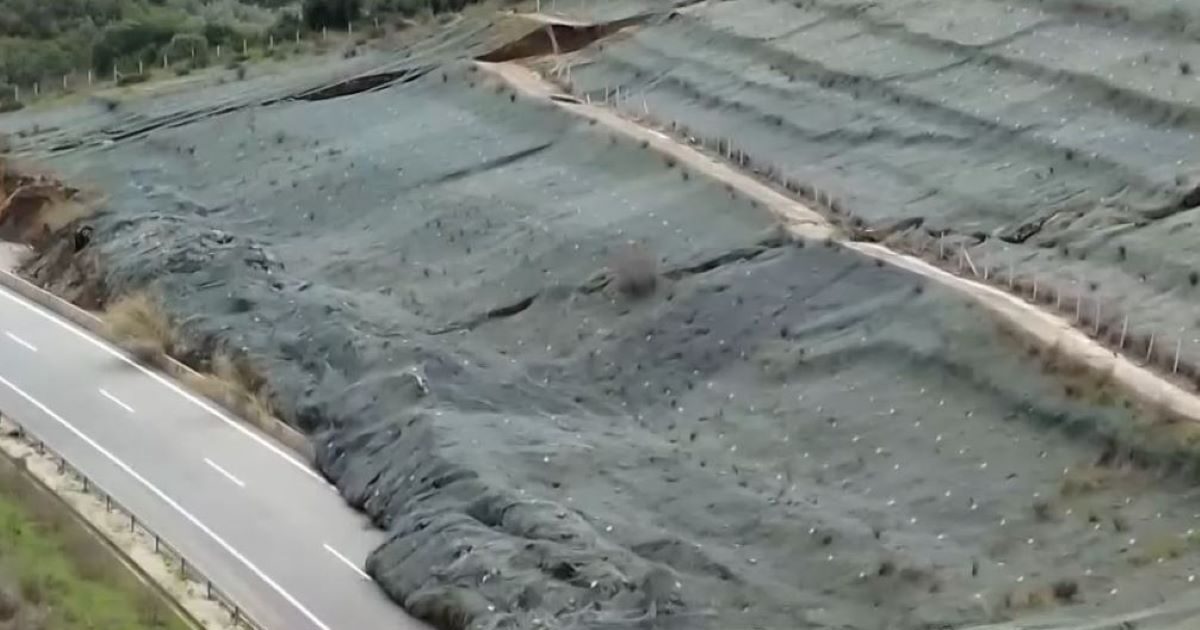 Η κατολίσθηση στην Ιόνια Οδό δημιούργησε ρήγμα 200 μέτρων στο βουνό – «Με το πολύ νερό υπήρξε λασποροή»