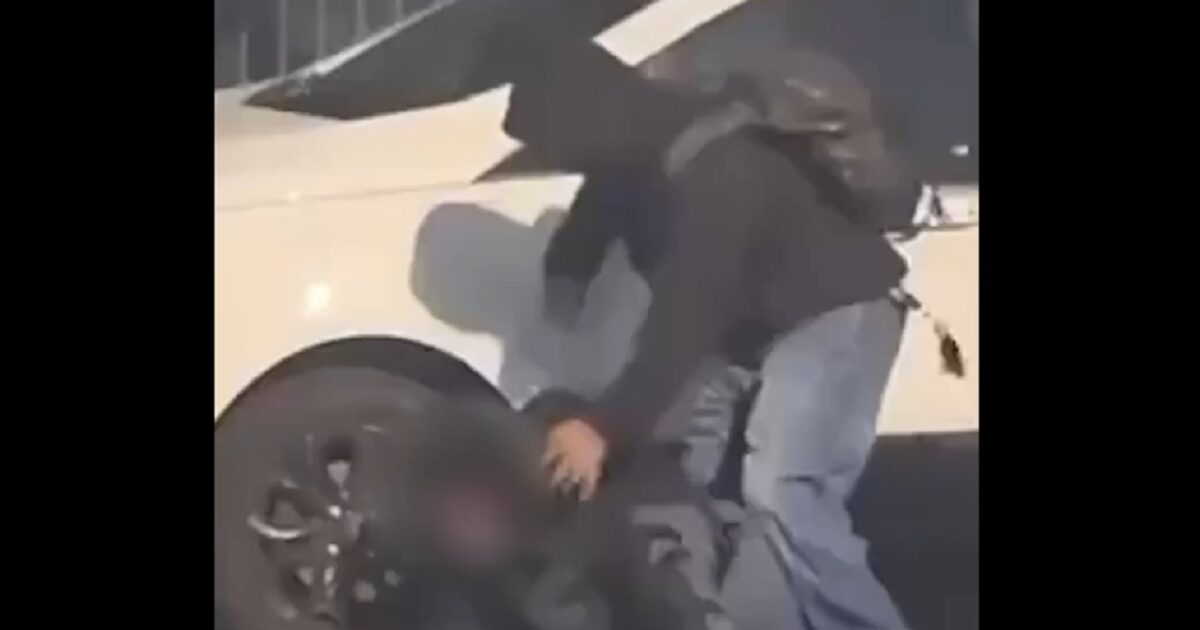 Επεισόδια σε διαδήλωση στο Τορίνο: Αστυνομικός χτυπήθηκε από διαδηλωτές με σφυρί