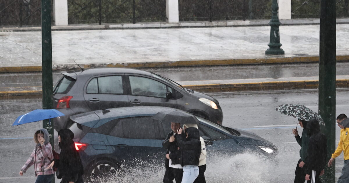 Καιρός σήμερα: Κακοκαιρία με τα όλα της – Ισχυρές βροχές, καταιγίδες, χαλάζι και θυελλώδεις άνεμοι