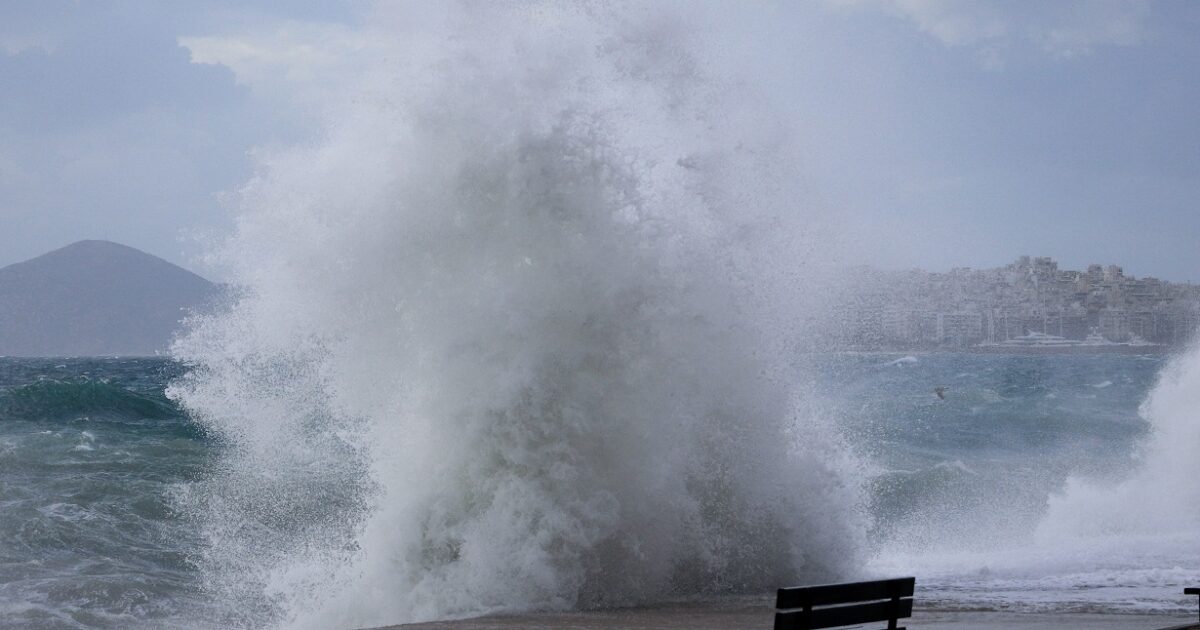 Καιρός – Θοδωρής Κολυδάς: Εξασθενούν οι άνεμοι στο Αιγαίο από το μεσημέρι και μετά