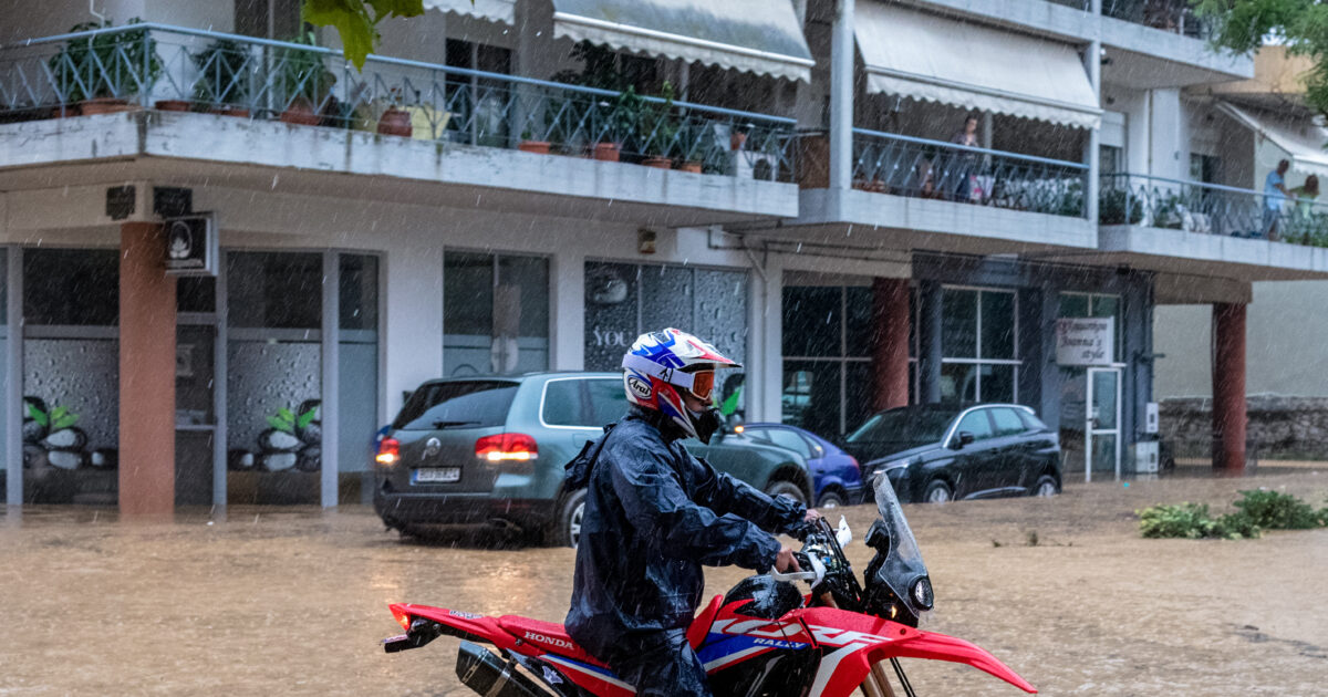 Κακοκαιρία: Καταιγίδες και ισχυρές βροχές σε 7 περιοχές μέχρι το Σάββατο – Επικαιροποιήθηκε το έκτακτο δελτίο επιδείνωσης