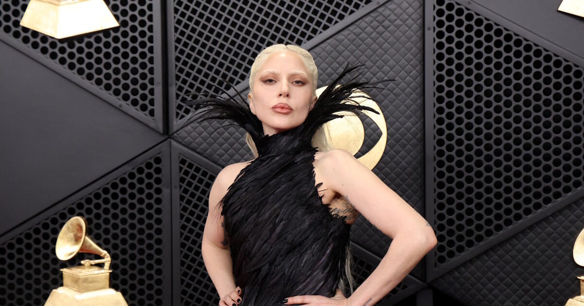 Grammy: Lady Gaga και Sabrina Carpenter στο στόχαστρο της PETA για τις εμφανίσεις τους