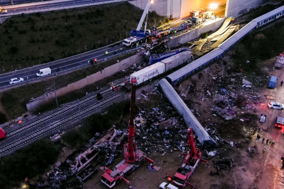 Το πόρισμα – “βόμβα” επιβεβαιώνει ότι επιζώντες της σύγκρουσης κάηκαν ζωντανοί στα Τέμπη