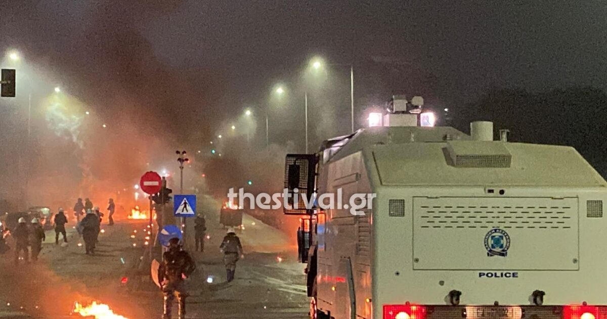 ΑΠΘ: Στις 10 το βράδυ θα κλείνουν τα κτίρια του πανεπιστημίου μετά τα επεισόδια