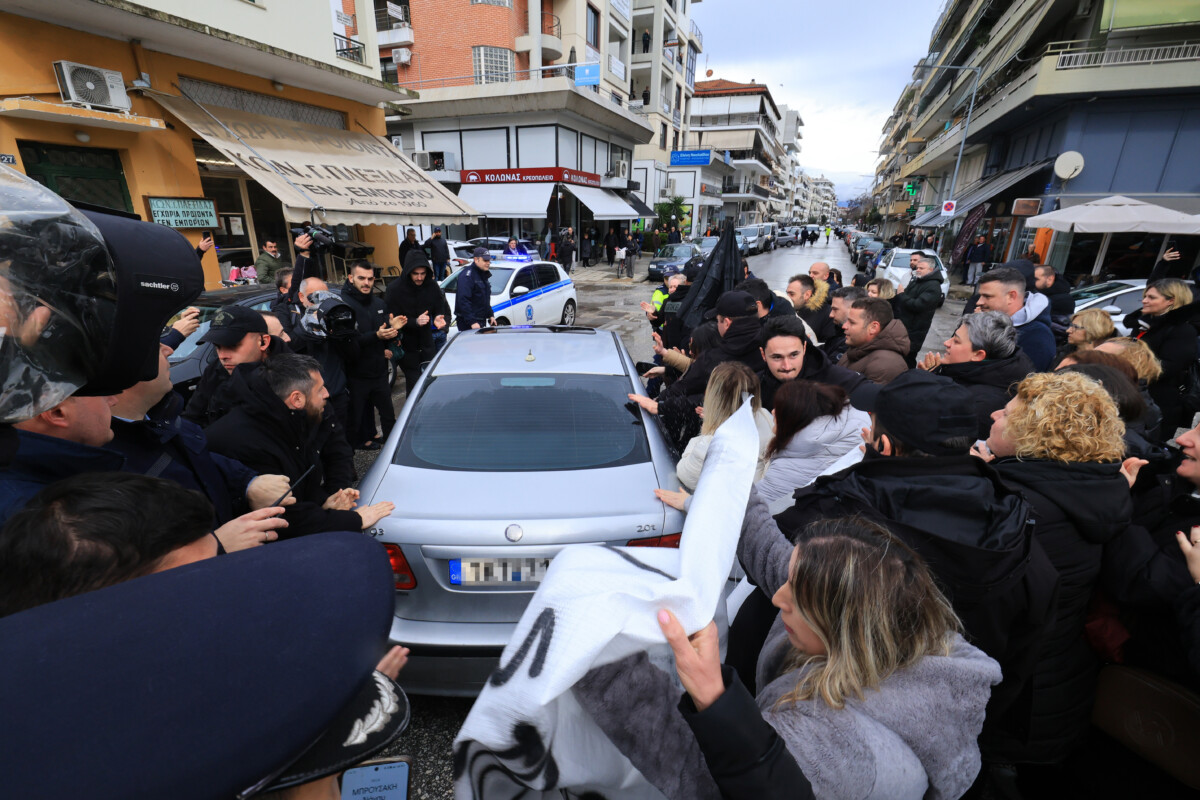 «Βιολάντα» / Ανακοίνωση του Εργατικού Κέντρου Τρικάλων για τις «αυθόρμητες» συγκεντρώσεις αλληλεγγύης στον ιδιοκτήτη