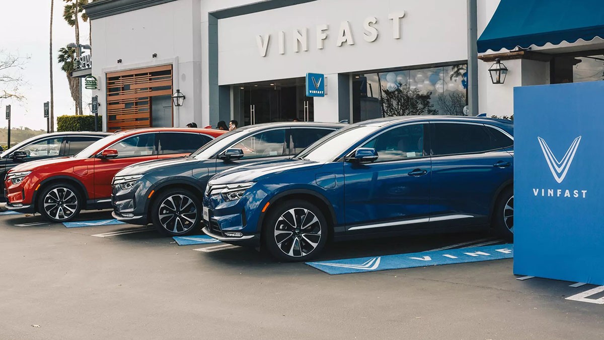 VinFast: Πουλά λιγότερα από 1.500 αυτοκίνητα στις ΗΠΑ, αλλά επενδύει σε νέο εργοστάσιο!