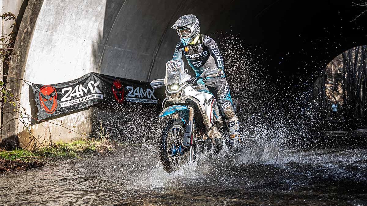 Πρώτη νίκη για την CFMoto 450MT σε αγώνα Enduro