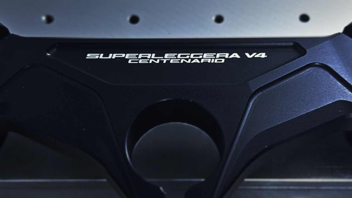 Επιστρέφει η θρυλική Superleggera με αφορμή τα 100 χρόνια Ducati