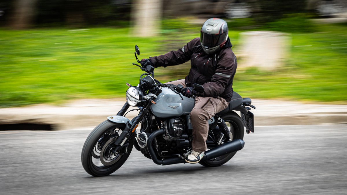 Δοκιμή: Moto Guzzi V7 Sport