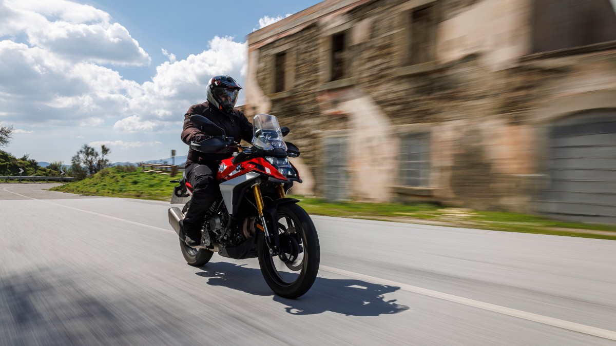 Οδηγούμε την BMW F 450 GS στην Σικελία