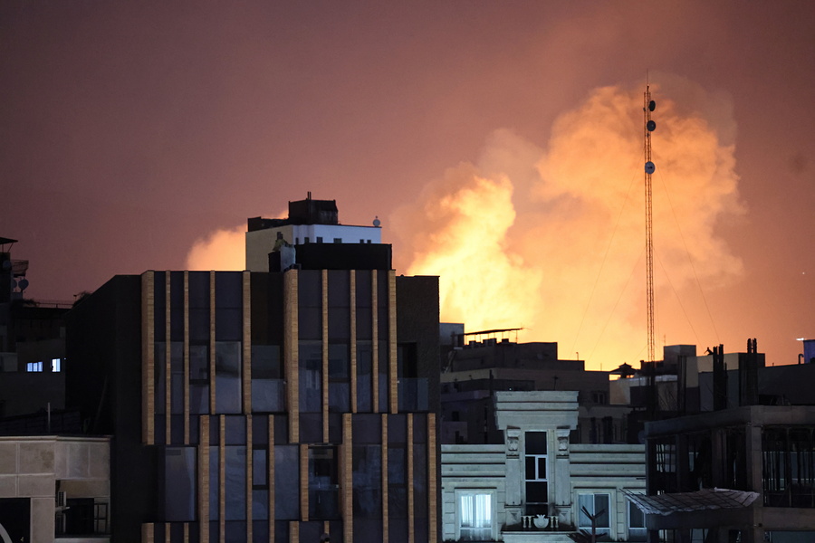 Μέση Ανατολή / Εξαπλώνεται και στον Λίβανο ο πόλεμος – Συνεχίζονται οι επιθέσεις κατά του Ιράν