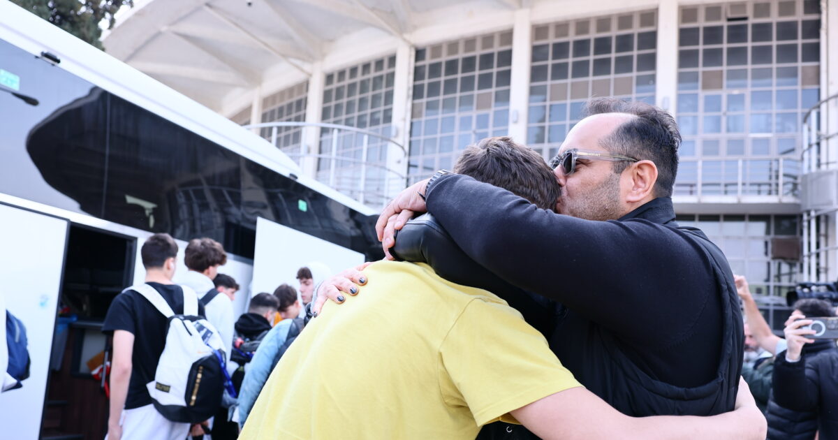 Επαναπατρίστηκαν οι πρώτοι 162 Έλληνες που είχαν εγκλωβιστεί σε Ισραήλ, ΗΑΕ και Ομάν: Με ειδική πτήση της Aegean και οδικώς ο απεγκλωβισμός τους