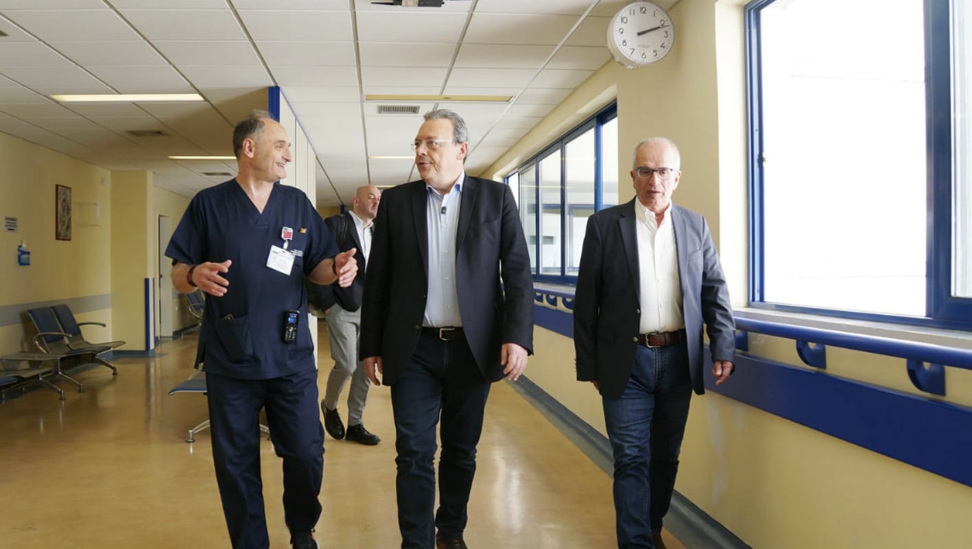 Φάμελλος στο Νοσοκομείο Λαμίας: «Για να έχεις την υγειά σου πρέπει να πληρώσεις» – «Να φύγει η κυβέρνηση της διαφθοράς»
