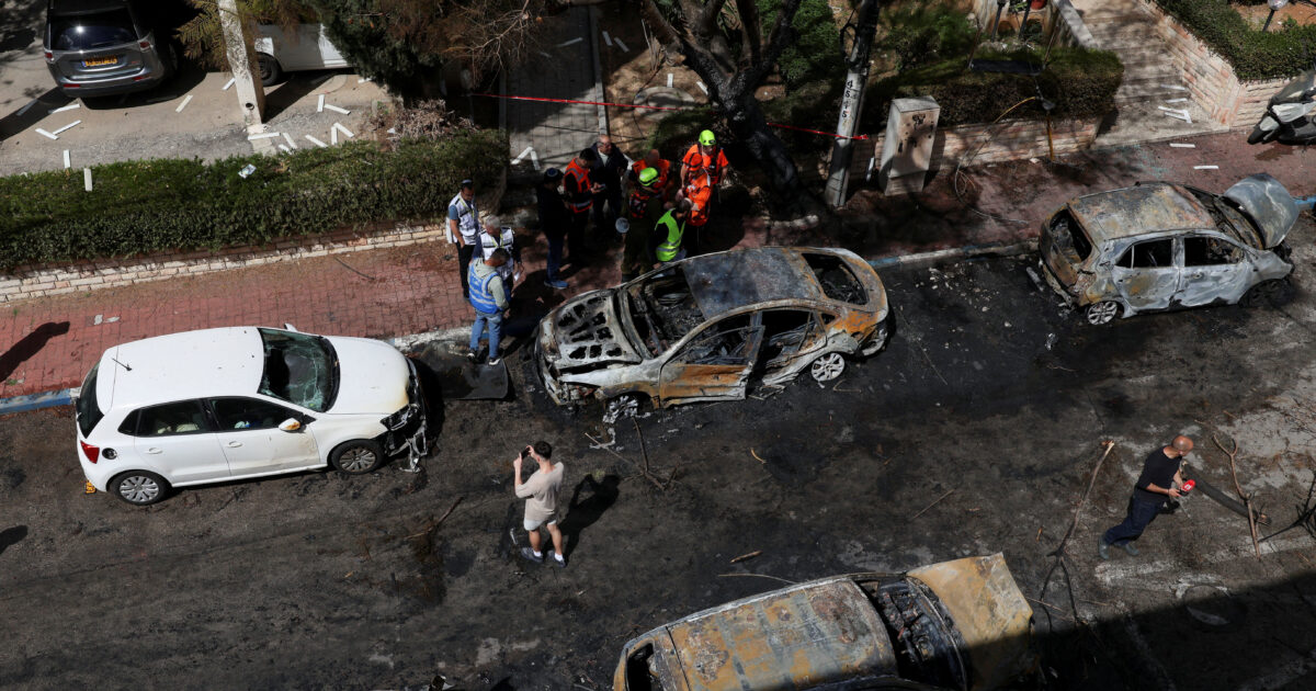 IDF: «Μπορούμε να χτυπάμε το Ιράν για εβδομάδες» – Εκρήξεις στο Ισραήλ και τραυματίες σε ΗΑΕ και Σαουδική Αραβία από αναχαιτίσεις