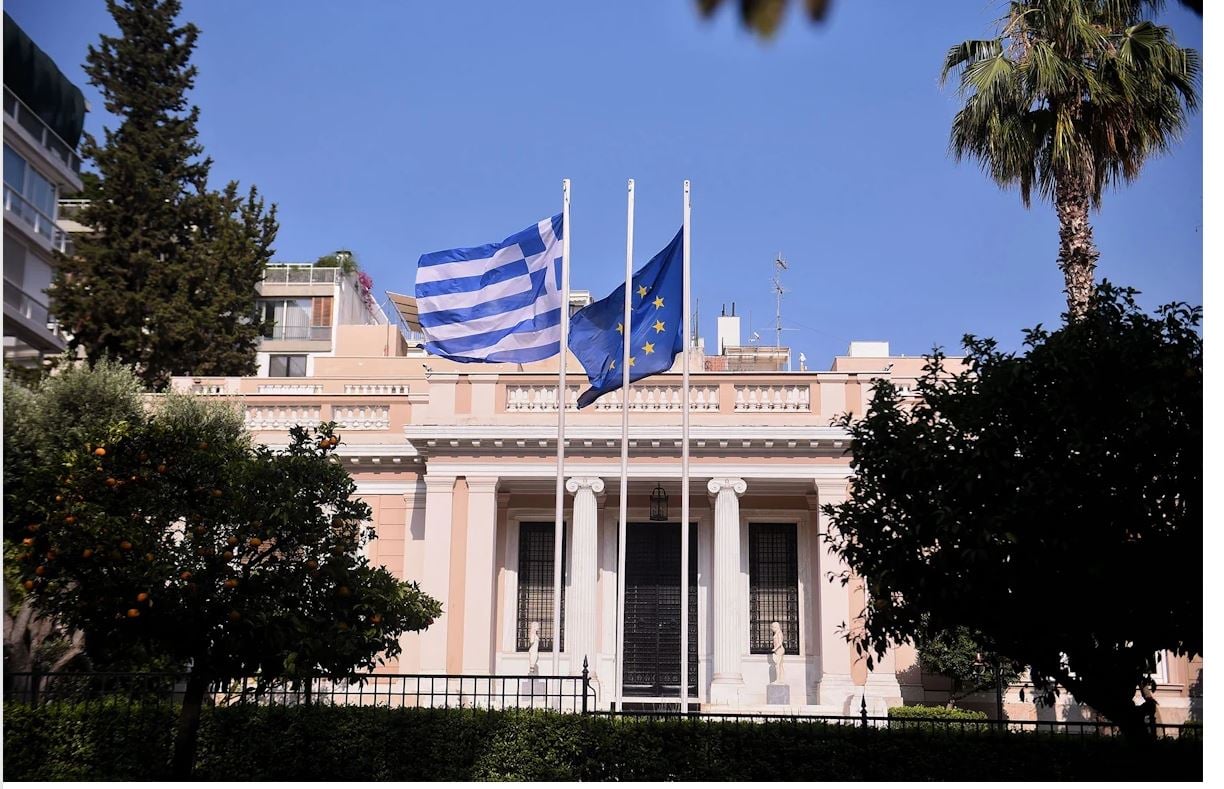 Νέα μέτρα στήριξης: Τι εξετάζεται για fuel pass, power pass και market pass