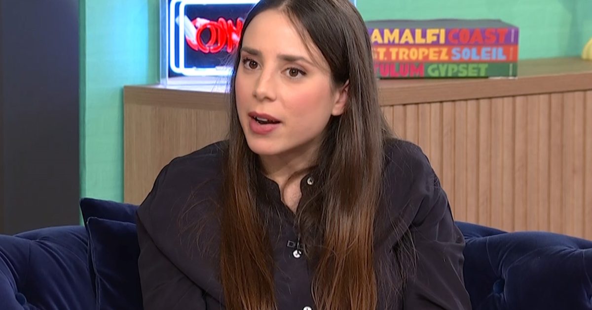 Βικτώρια Φασιανού: «Χαρίσαμε δύο έργα στον άνθρωπο που κάηκε το σπίτι του στην Καλιφόρνια και προσπαθούσε να σώσει πίνακα του πατέρα μου»