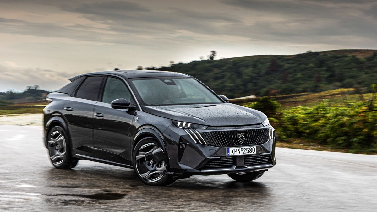 Δοκιμή: Peugeot E-3008 Dual Motor