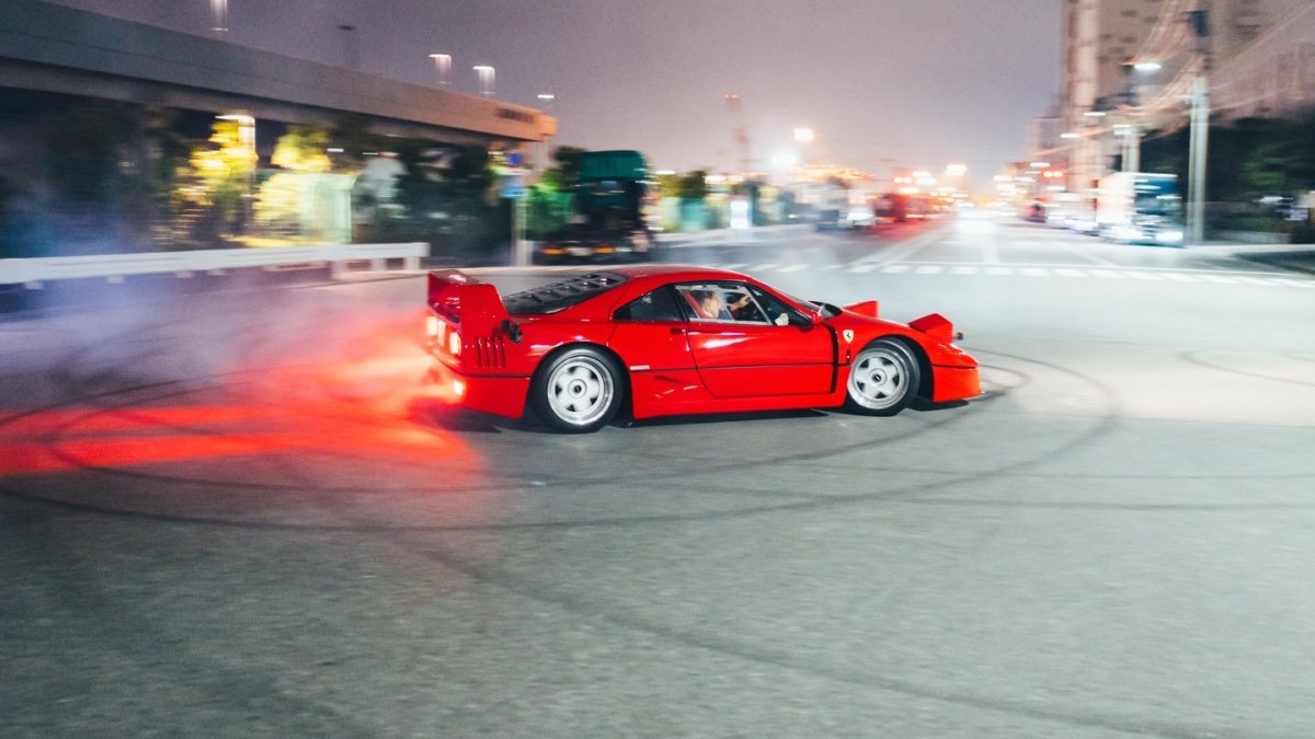 Χάμιλτον: Tokyo drift με… την Κιμ! (+video)