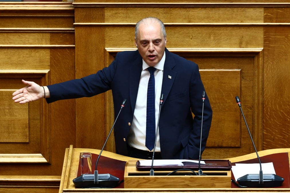 Βελόπουλος: Ο πρωθυπουργός δεν γνωρίζει τι σημαίνει να εξαρτάσαι από τον μισθό σου