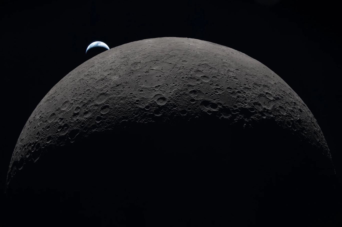 Artemis II: Το ταξίδι γύρω από τη Σελήνη σε 12 εντυπωσιακές εικόνες
