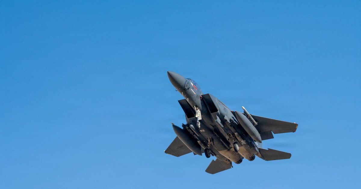 Εννιά νεκροί στο Ιράν στην περιοχή που βρισκόταν ο αγνοούμενος Αμερικανός πιλότος – Ισραηλινή επιδρομή στον Λίβανο – Επίθεση στην πετρελαϊκή Bapco στο Μπαχρέιν