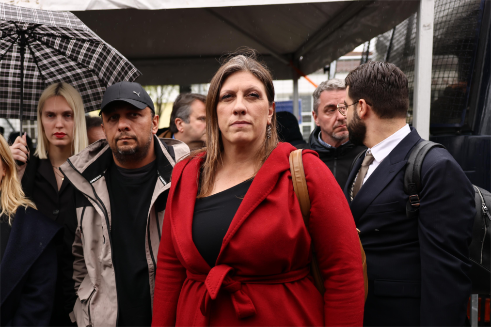 Ζωή Κωνσταντοπούλου: «Αστυνομικοί ασκούν βία στον Πάνο Ρούτσι, τον εμποδίζουν να με προσεγγίσει και τον απωθούν» – Το βίντεο που δημοσίευσε
