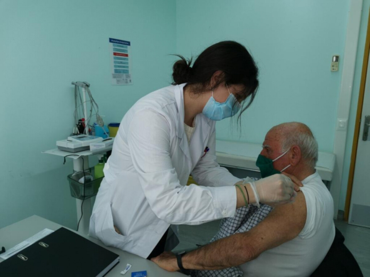 ΕΣΥ / Με μπόνους 2.000 ευρώ στους γιατρούς «τρέχει» να καλύψει τα κενά στα νησιά η κυβέρνηση