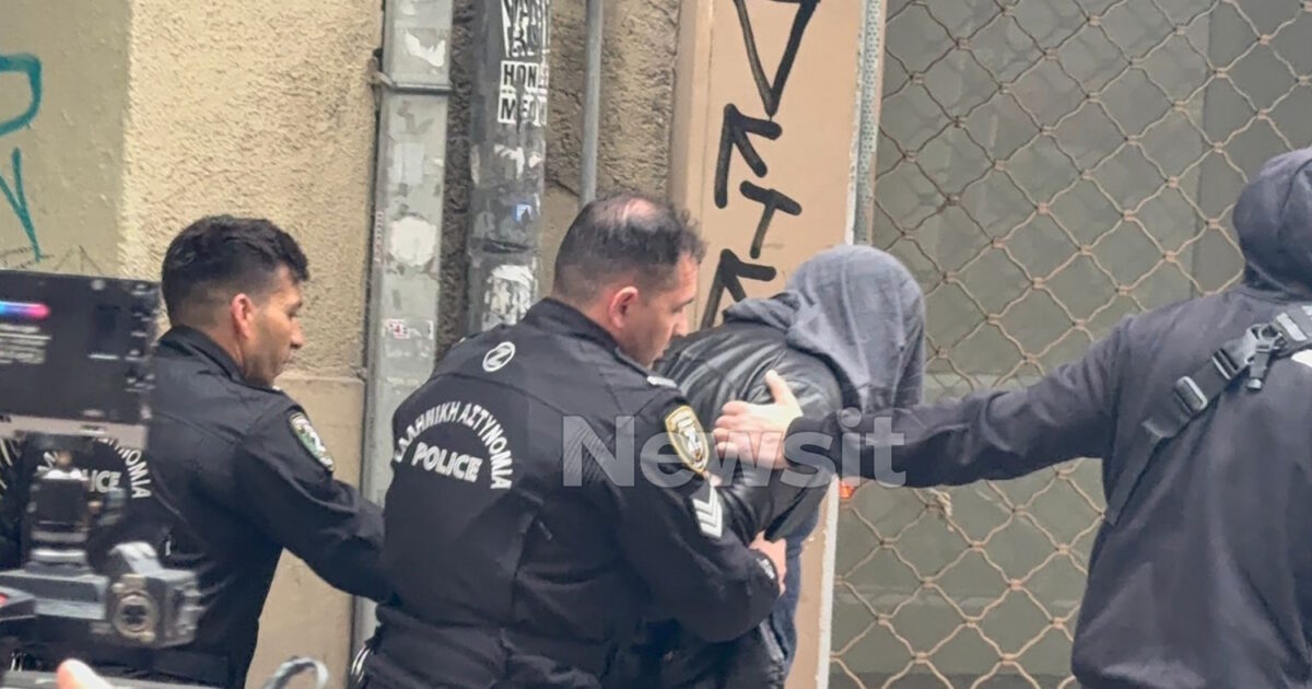 Τα δύο σενάρια για το θρίλερ με τη νεκρή γυναίκα στο κέντρο της Αθήνας – Με αμυχές το θύμα και ο 45χρονος Ιταλός