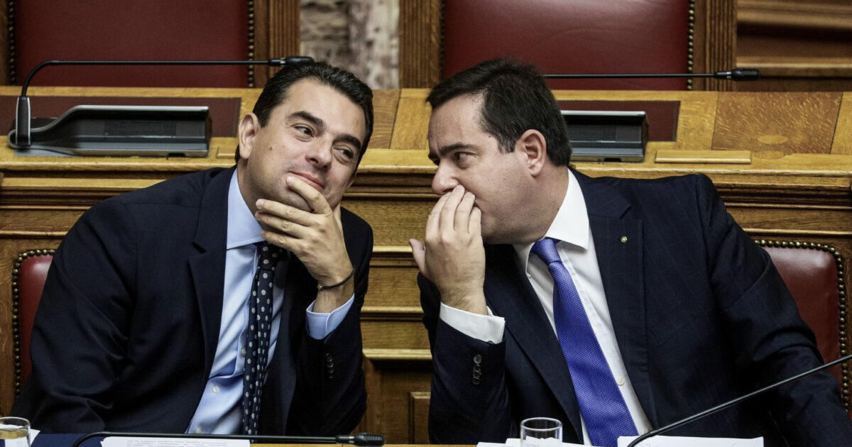 Παραιτήθηκαν Κώστας Σκρέκας από γραμματέας της Νέας Δημοκρατίας και Νότης Μηταράκης από κοινοβουλευτικός εκπρόσωπος – Το σκεπτικό του Μαξίμου για τον ανασχηματισμό