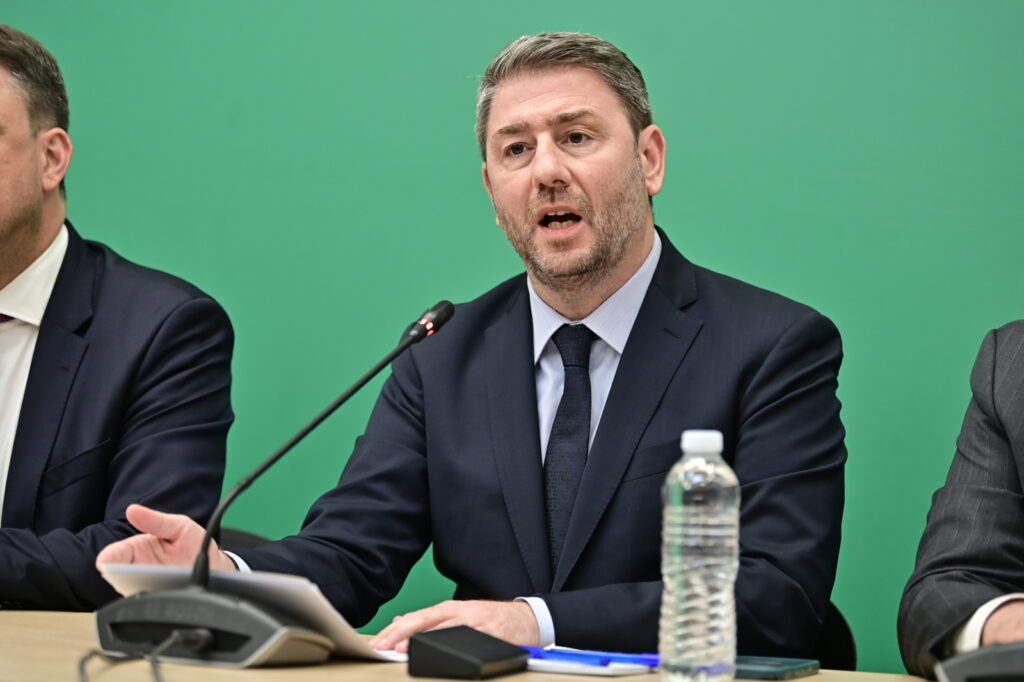 Στον Ανδρουλάκη τώρα φταίνε και οι δημοσκοπήσεις που δεν κουνιέται η βελόνα…