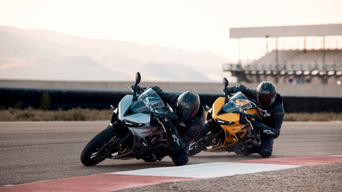 Καινούρια Triumph Daytona 660 με ρυθμιζόμενες αναρτήσεις και quickshifter